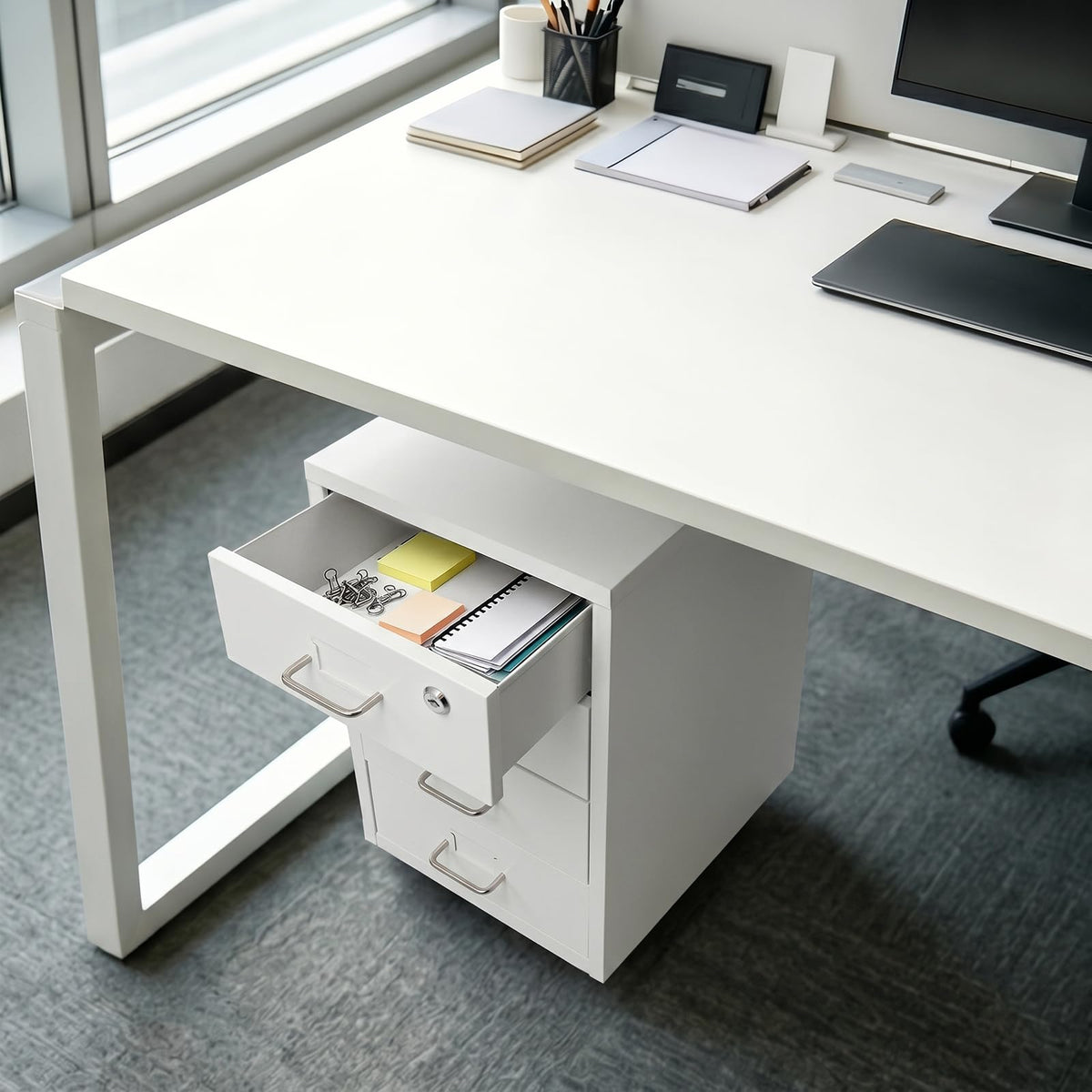 White 4-Drawer Mobile File Cabinet with Lock K663