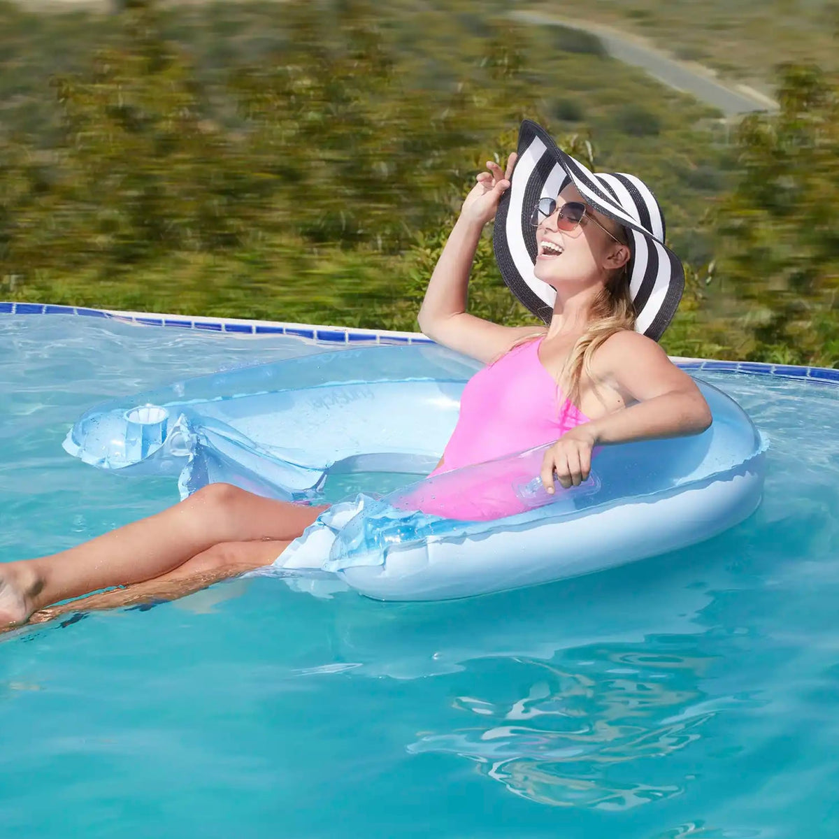 4ft Inflatable Lounge Pool Float with Backrest, Armrests & Cup Holder U525838